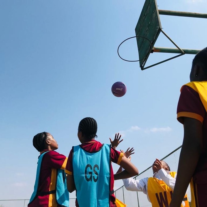 Picture of a netball game